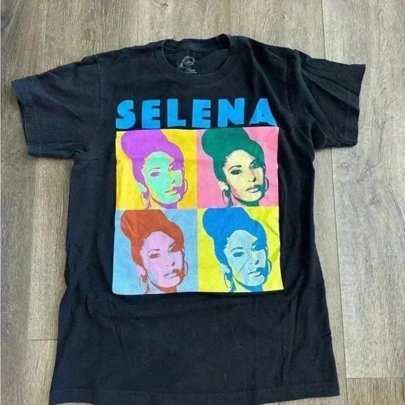 Selena Tee Shirt.  Official Selena Merchandise.  Women’s size small. - Picture 1 of 4